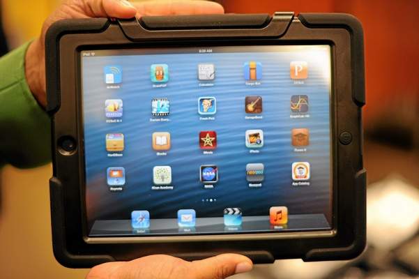 LAUSD moves forward with second phase of iPad rollout