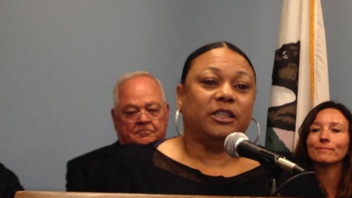 L.A. Unified agrees to pay low-wage workers $15 an hour