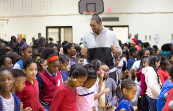 Al Horford Visits Fifth Atlanta School