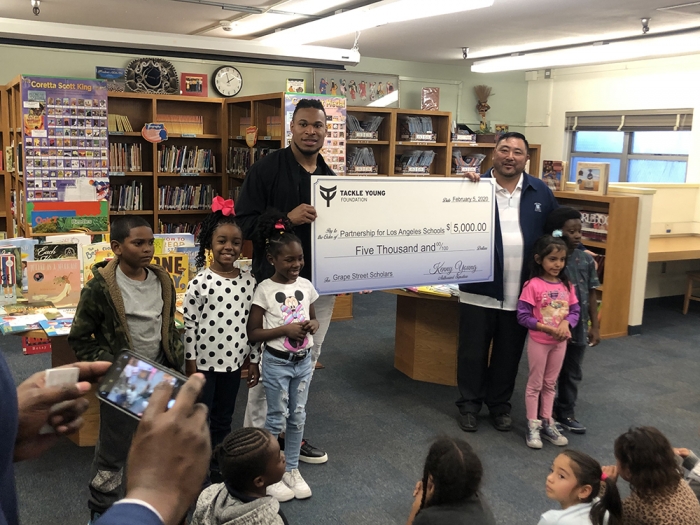 Los Angeles Rams Linebacker Kenny Young Gives Back to Community